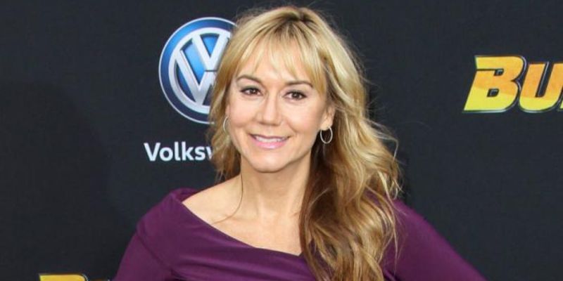 7 Facts About "The Ranch" Actress Megyn Price: Her Marriage, Children, Net Worth, and TV & Movie Roles